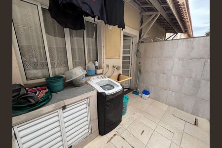 Casa para alugar com 68m², 2 quartos e 1 vagaÁrea de Serviço