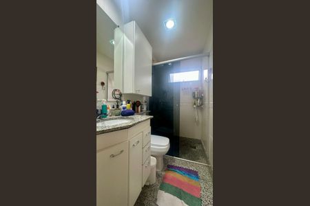 Apartamento à venda com 77m², 2 quartos e 2 vagas Apartamento à venda com 77m², 2 quartos e 2 vagasBanheiro