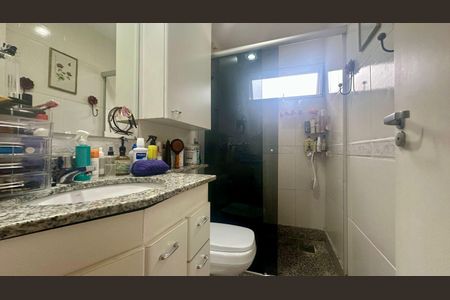 Apartamento à venda com 77m², 2 quartos e 2 vagas Apartamento à venda com 77m², 2 quartos e 2 vagasBanheiro