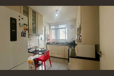 Apartamento à venda com 77m², 2 quartos e 2 vagas Apartamento à venda com 77m², 2 quartos e 2 vagasCozinha