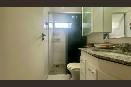 Apartamento à venda com 77m², 2 quartos e 2 vagas Apartamento à venda com 77m², 2 quartos e 2 vagasBanheiro