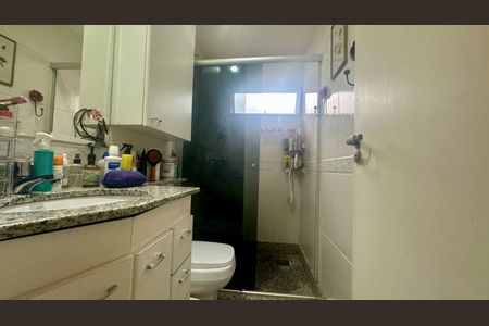 Apartamento à venda com 77m², 2 quartos e 2 vagas Apartamento à venda com 77m², 2 quartos e 2 vagasBanheiro