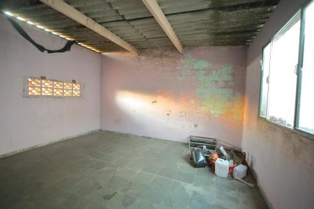 Casa à venda com 112m², 3 quartos e 2 vagasQuarto de serviço/depósito 