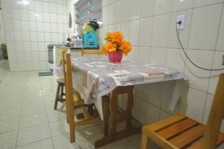 Casa à venda com 112m², 3 quartos e 2 vagasCozinha 