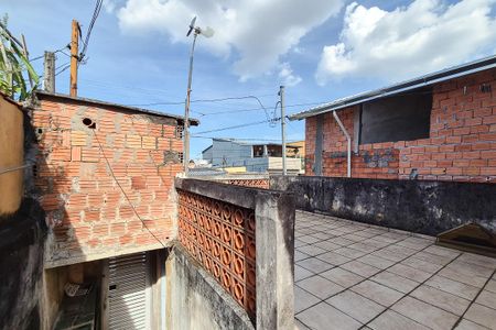 Casa para alugar com 100m², 2 quartos e 1 vagaQuintal