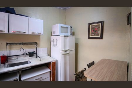 Cozinha de casa para alugar com 1 quarto, 30m² em Parque Santo Eduardo, São Paulo