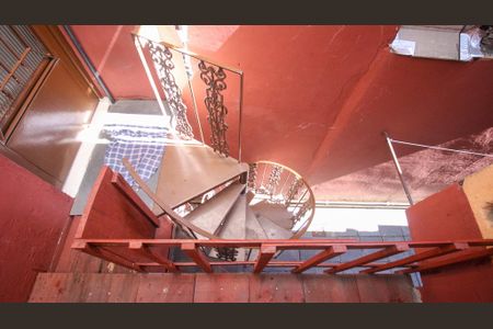 Casa para alugar com 30m², 1 quarto e sem vaga Casa para alugar com 30m², 1 quarto e sem vagaEscada