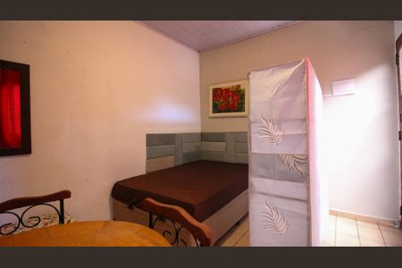 Casa para alugar com 30m², 1 quarto e sem vaga Casa para alugar com 30m², 1 quarto e sem vagaSala/Quarto