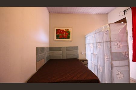 Casa para alugar com 30m², 1 quarto e sem vaga Casa para alugar com 30m², 1 quarto e sem vagaSala/Quarto