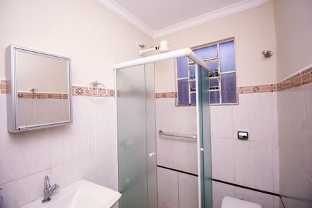 Casa para alugar com 120m², 2 quartos e 1 vagaBanheiro