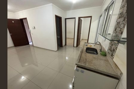 Cozinha de apartamento para alugar com 2 quartos, 50m² em Vila Nhocuné, São Paulo