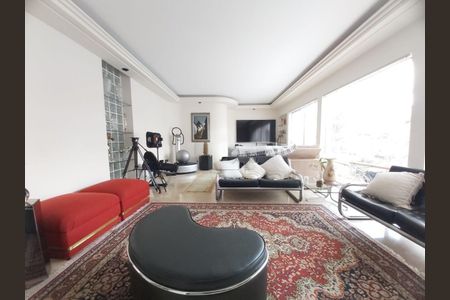 Casa à venda com 3 quartos, 497m² em Pacaembu, São Paulo