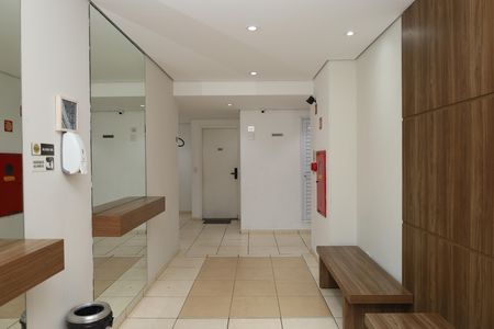 Apartamento para alugar com 45m², 2 quartos e 1 vagaÁrea comum - Saguão do prédio