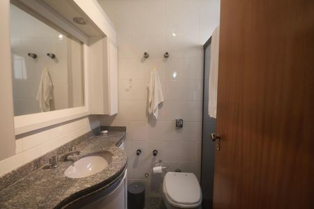 Apartamento para alugar com 120m², 4 quartos e sem vaga Apartamento para alugar com 120m², 4 quartos e sem vagaBanheiro Suíte