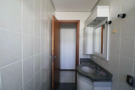 Apartamento para alugar com 120m², 4 quartos e sem vaga Apartamento para alugar com 120m², 4 quartos e sem vagaBanheiro Social