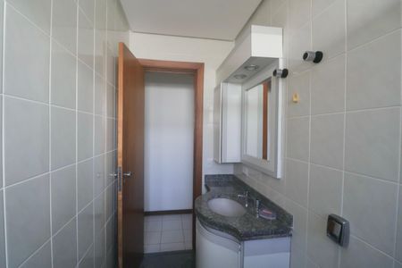 Apartamento para alugar com 120m², 4 quartos e sem vaga Apartamento para alugar com 120m², 4 quartos e sem vagaBanheiro Social