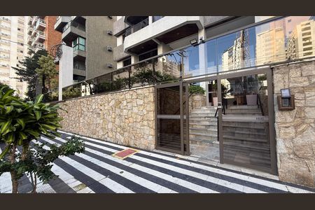 Apartamento para alugar com 120m², 4 quartos e sem vaga Apartamento para alugar com 120m², 4 quartos e sem vagaFachada