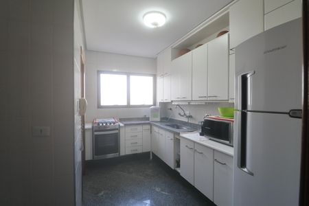 Apartamento para alugar com 120m², 4 quartos e sem vaga Apartamento para alugar com 120m², 4 quartos e sem vagaCozinha