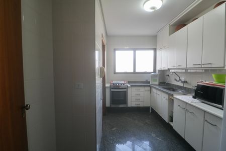 Apartamento para alugar com 120m², 4 quartos e sem vaga Apartamento para alugar com 120m², 4 quartos e sem vagaCozinha