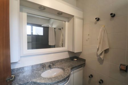 Apartamento para alugar com 120m², 4 quartos e sem vaga Apartamento para alugar com 120m², 4 quartos e sem vagaBanheiro Suíte