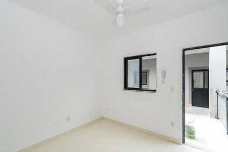 Sala de apartamento para alugar com 1 quarto, 35m² em Olaria, Rio de Janeiro