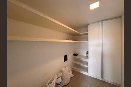 Apartamento à venda com 260m², 4 quartos e 3 vagasCozinha e Área de Serviço - Quarto