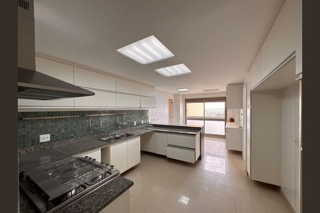 Apartamento à venda com 260m², 4 quartos e 3 vagasCozinha e Área de Serviço