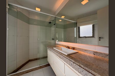 Apartamento à venda com 260m², 4 quartos e 3 vagasSuíte 4 - Banheiro
