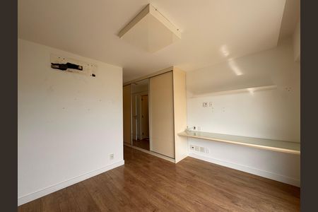 Apartamento à venda com 260m², 4 quartos e 3 vagasSuíte 2