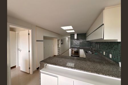 Apartamento à venda com 260m², 4 quartos e 3 vagasCozinha e Área de Serviço