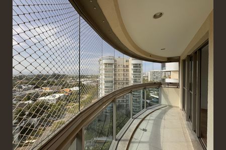 Apartamento à venda com 260m², 4 quartos e 3 vagasSuíte 1 (Master) - Varanda