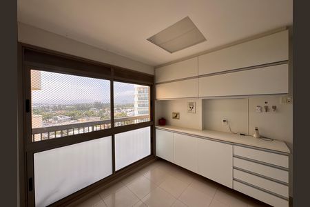 Apartamento à venda com 260m², 4 quartos e 3 vagasCozinha e Área de Serviço