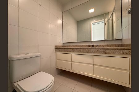 Apartamento à venda com 260m², 4 quartos e 3 vagasSuíte 2 - Banheiro