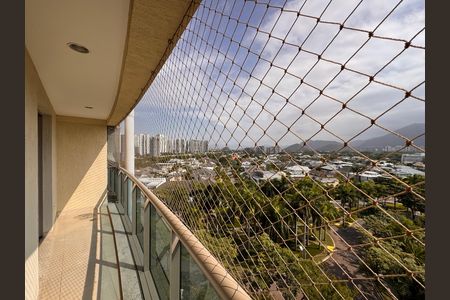 Apartamento à venda com 260m², 4 quartos e 3 vagasSuíte 2 - Varanda