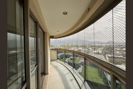 Apartamento à venda com 260m², 4 quartos e 3 vagasSuíte 1 (Master) - Varanda
