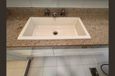 Apartamento à venda com 260m², 4 quartos e 3 vagasSuíte 3 - Closet