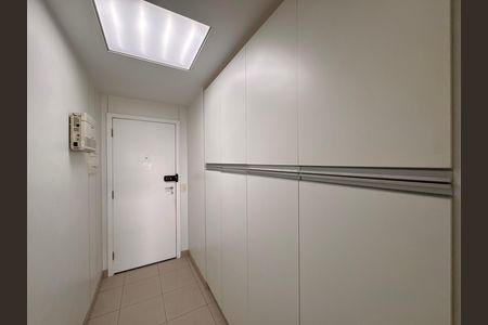 Apartamento à venda com 260m², 4 quartos e 3 vagasCozinha e Área de Serviço