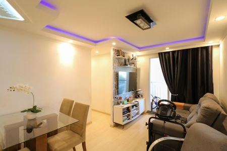 Apartamento à venda com 47m², 2 quartos e 1 vaga Apartamento à venda com 47m², 2 quartos e 1 vagaSala