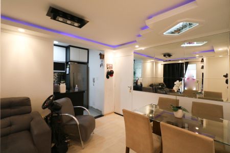 Apartamento à venda com 47m², 2 quartos e 1 vaga Apartamento à venda com 47m², 2 quartos e 1 vagaSala