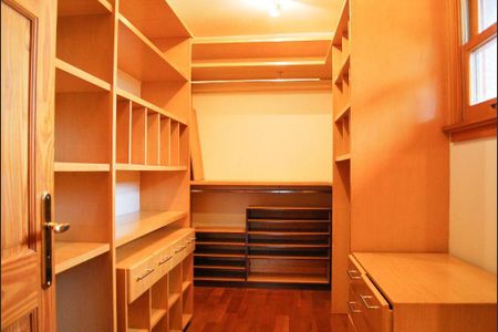 Casa para alugar com 533m², 4 quartos e 5 vagas