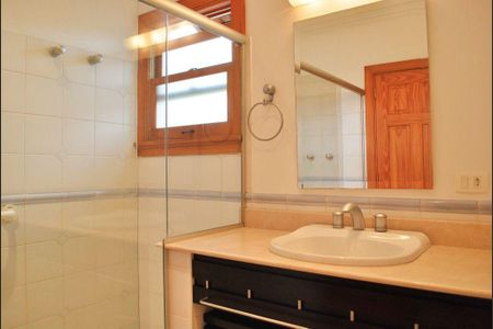 Casa para alugar com 533m², 4 quartos e 5 vagas
