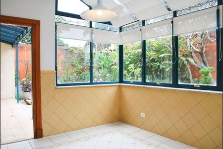 Casa para alugar com 4 quartos, 533m² em Jardim Prudência, São Paulo