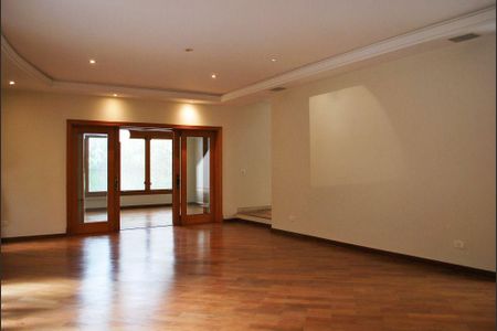 Casa para alugar com 4 quartos, 533m² em Jardim Prudência, São Paulo