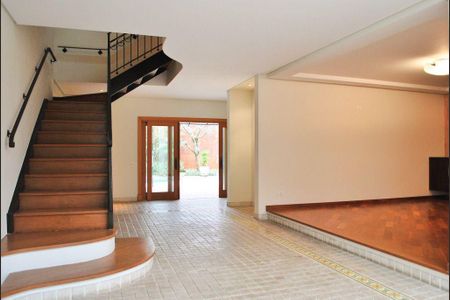 Casa para alugar com 533m², 4 quartos e 5 vagas