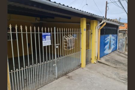 Casa para alugar com 55m², 1 quarto e sem vaga Casa para alugar com 55m², 1 quarto e sem vagaFachada do imóvel com placa QuintoAndar