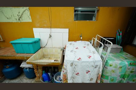 Casa à venda com 150m², 2 quartos e 1 vagaÁrea de Serviço