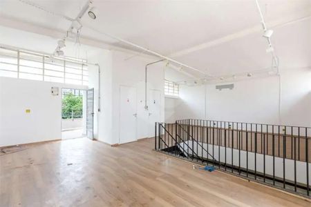 Casa à venda com 1 quarto, 247m² em Jardim das Acacias, São Paulo