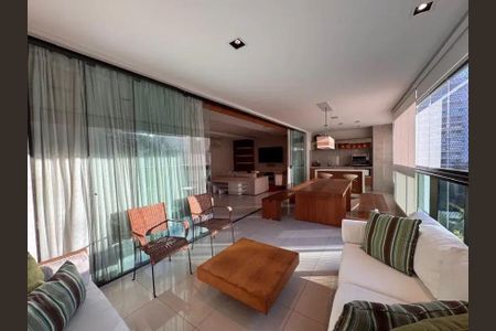 Apartamento à venda com 233m², 3 quartos e 3 vagas