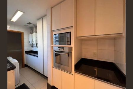 Apartamento à venda com 233m², 3 quartos e 3 vagas