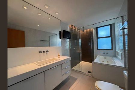 Apartamento à venda com 233m², 3 quartos e 3 vagas